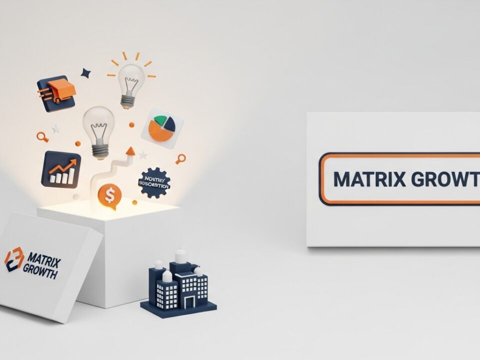 صورة ثلاثية الأبعاد لصندوق مضيء تخرج منه رموز تعبّر عن مشاريع لم تخطر على البال لعام 2025 في السعودية، بألوان ماتريكس جروث التي تعكس الإبداع والنمو.